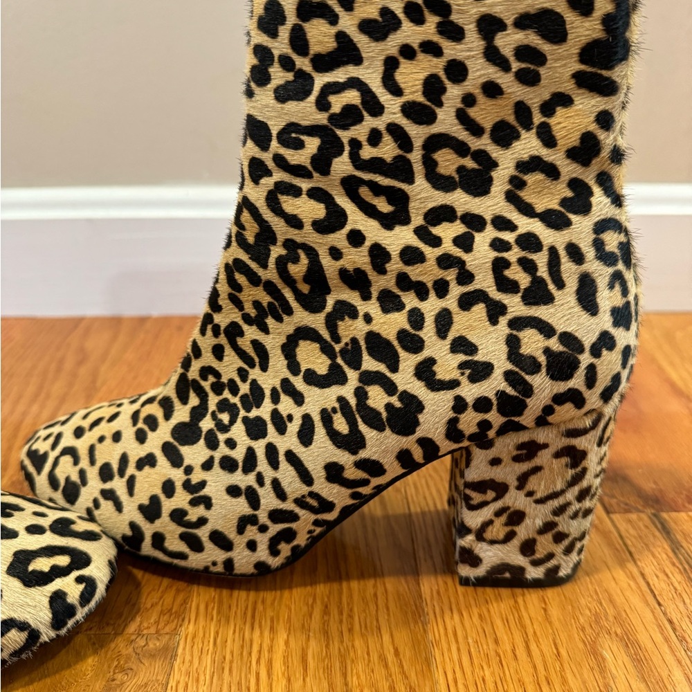 Women’s size 6.5 Halogen booties from Nordstrom